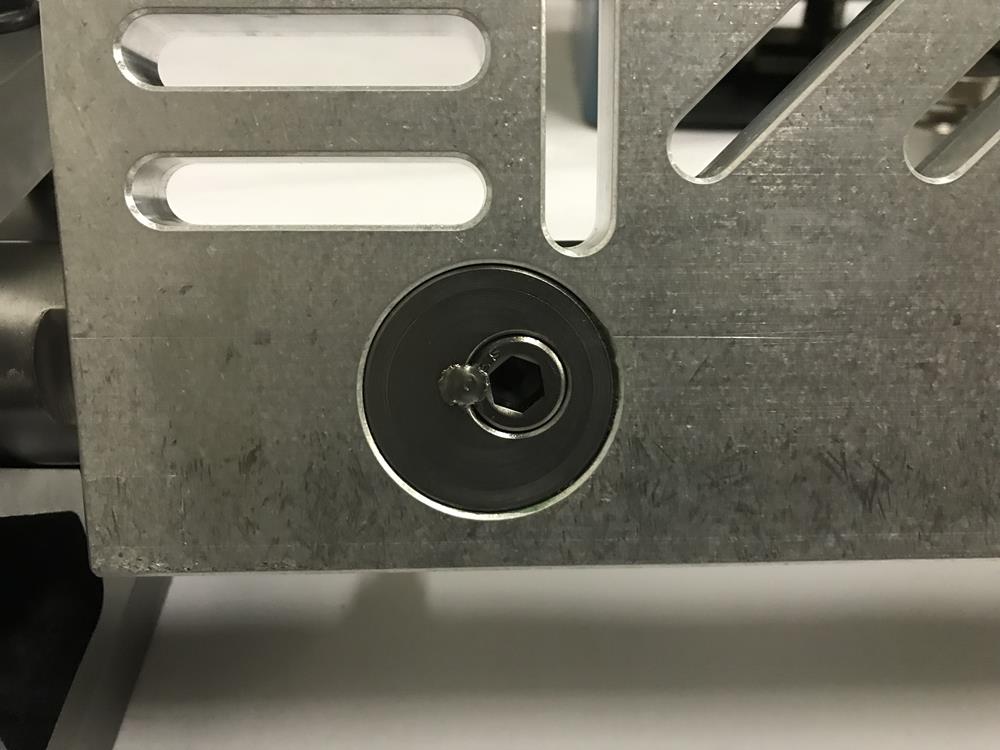 RME 1002 Eccentric Cam for a cylinder head holding fixture on a resurf